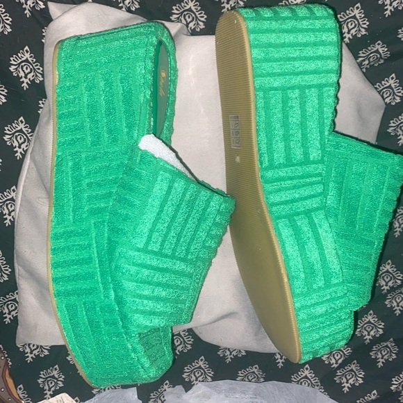 Green platforms - Picture 3 of 4